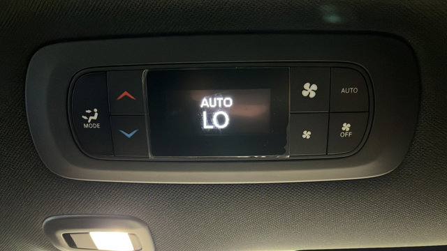 Used 2026 Chrysler Pacifica Select FWD image 35