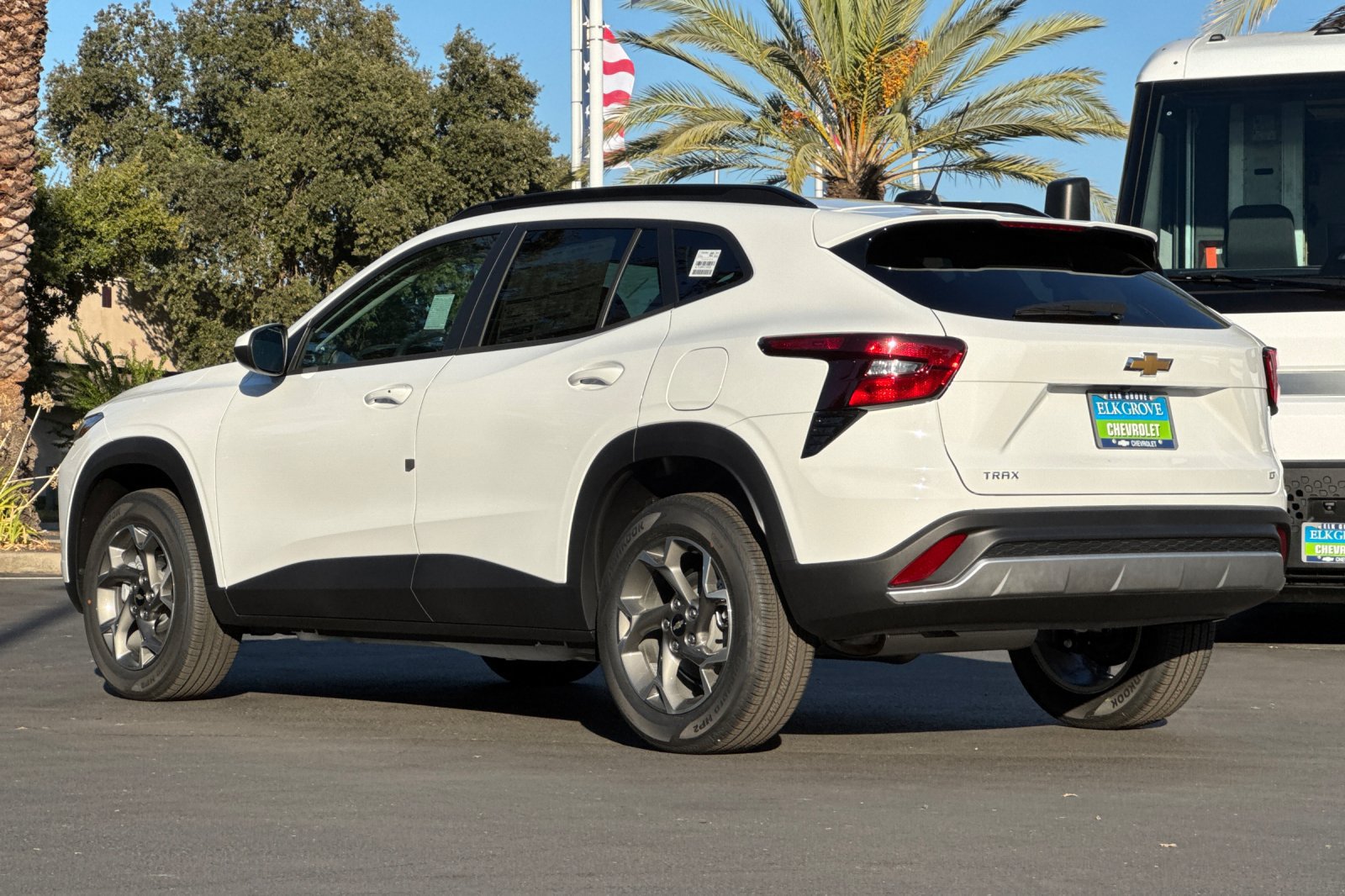 New 2026 Chevrolet Trax LT w/ LT Convenience Package FWD image 5