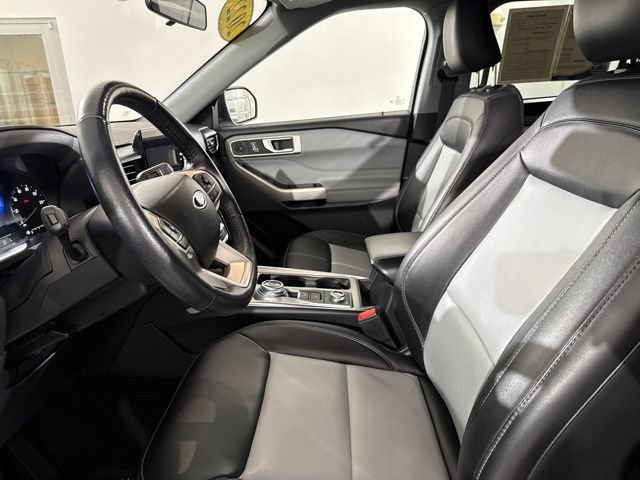 Used 2022 Ford Explorer XLT w/ Equipment Group 202A AWD/4WD image 20