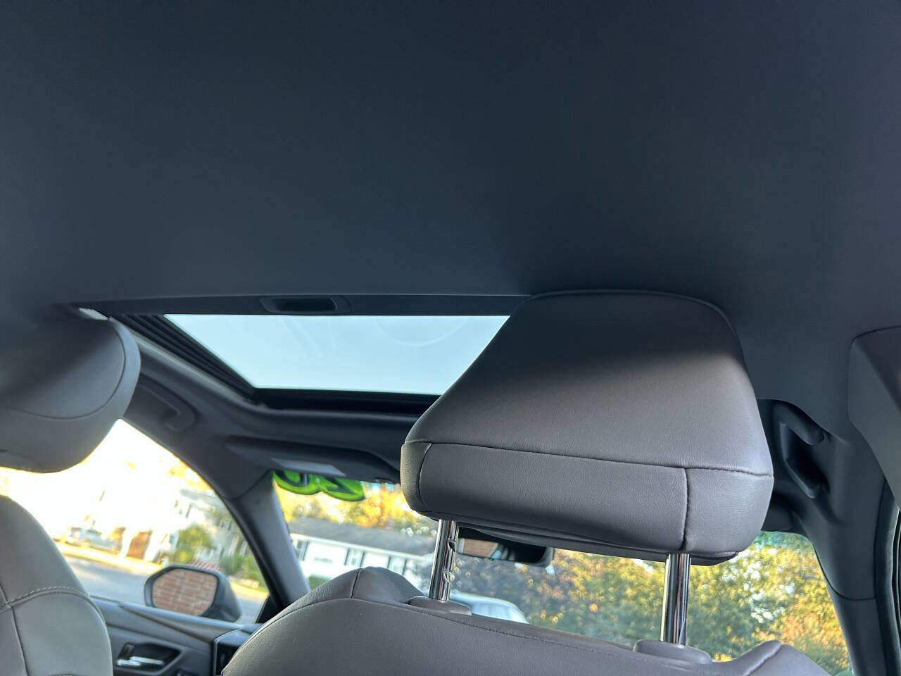 Used 2020 Toyota Avalon Limited image 15