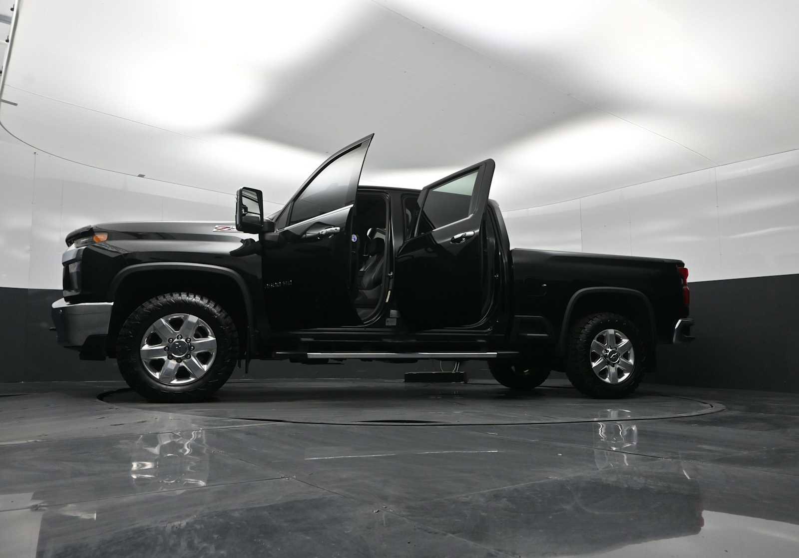 Used 2020 Chevrolet Silverado 2500 LTZ w/ LTZ Plus Package image 31