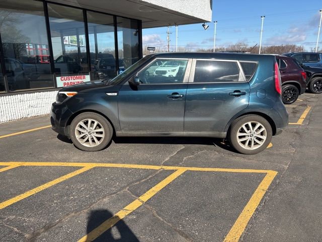 Used 2017 Kia Soul + image 6