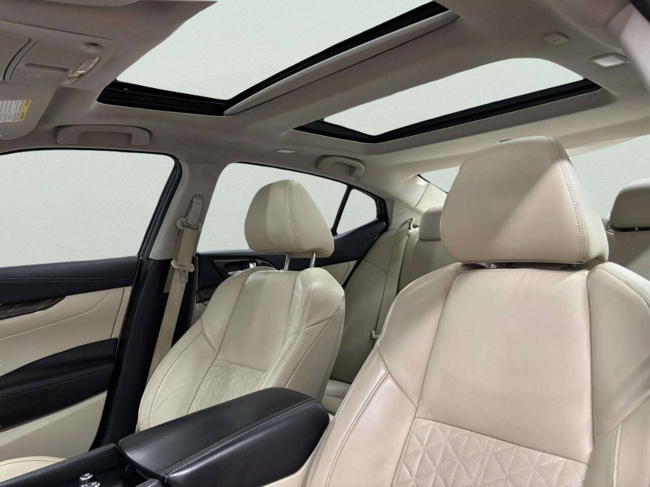Used 2016 Nissan Maxima Platinum FWD image 15