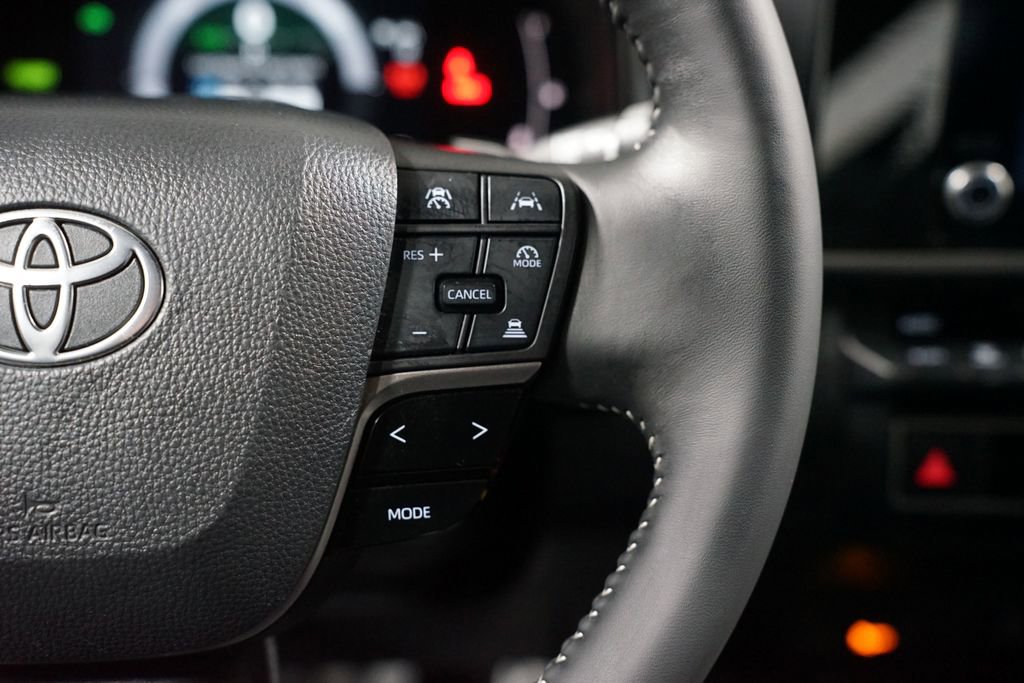 Certified 2025 Toyota Camry SE image 13