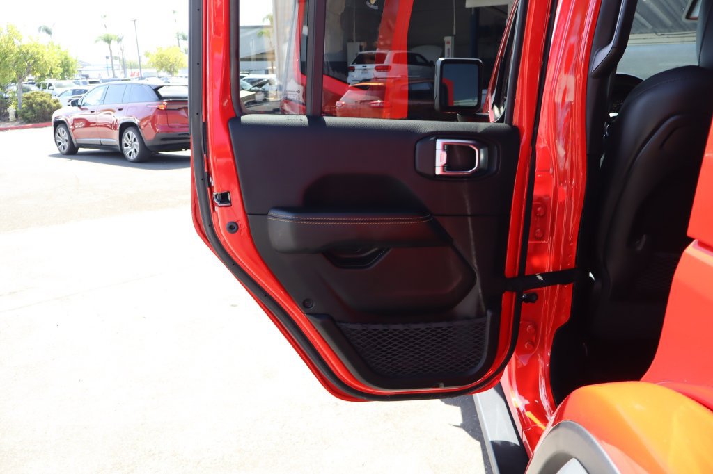 Certified 2025 Jeep Wrangler Unlimited Rubicon 392 AWD/4WD image 34