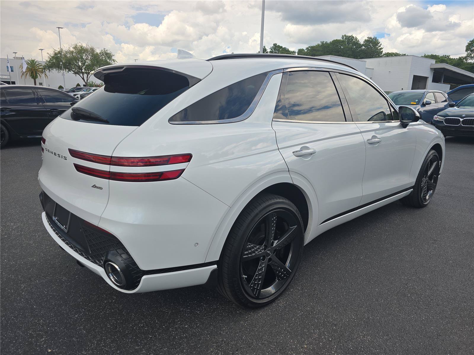 Used 2023 Genesis GV70 2.5T w/ Sport Prestige Package AWD/4WD image 3