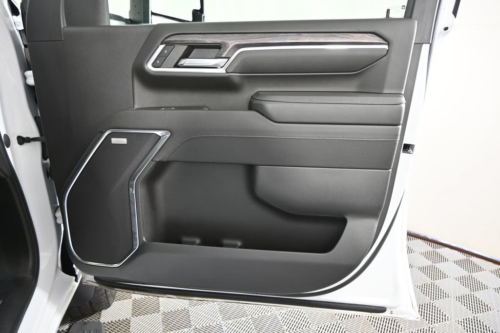 Used 2024 Chevrolet Silverado 2500 LTZ w/ LTZ Plus Package AWD/4WD image 13