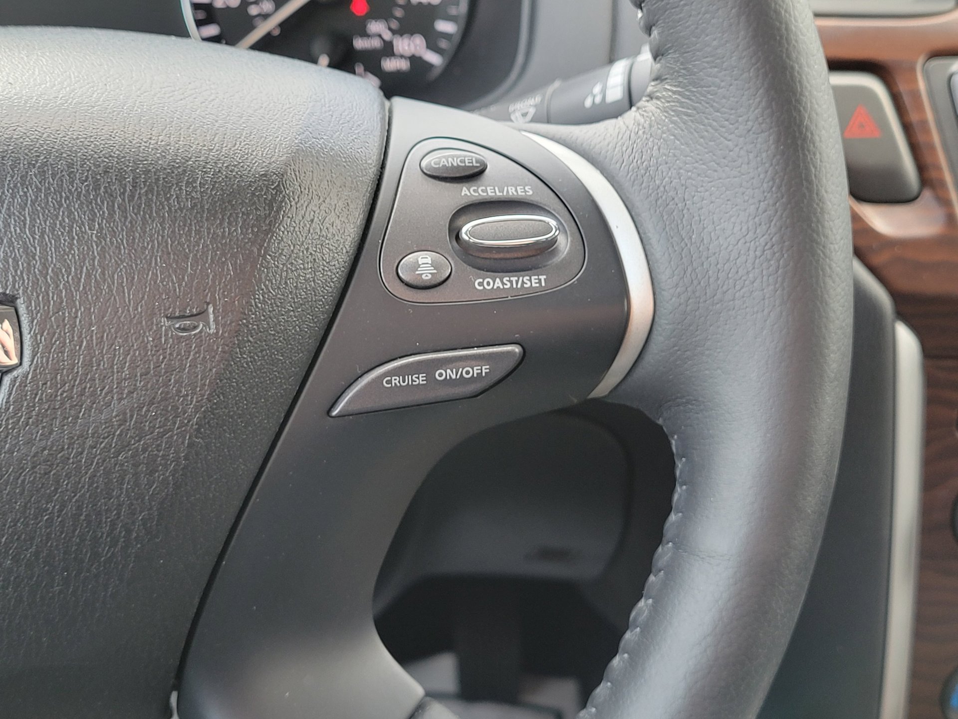 Used 2019 Nissan Pathfinder Platinum image 24