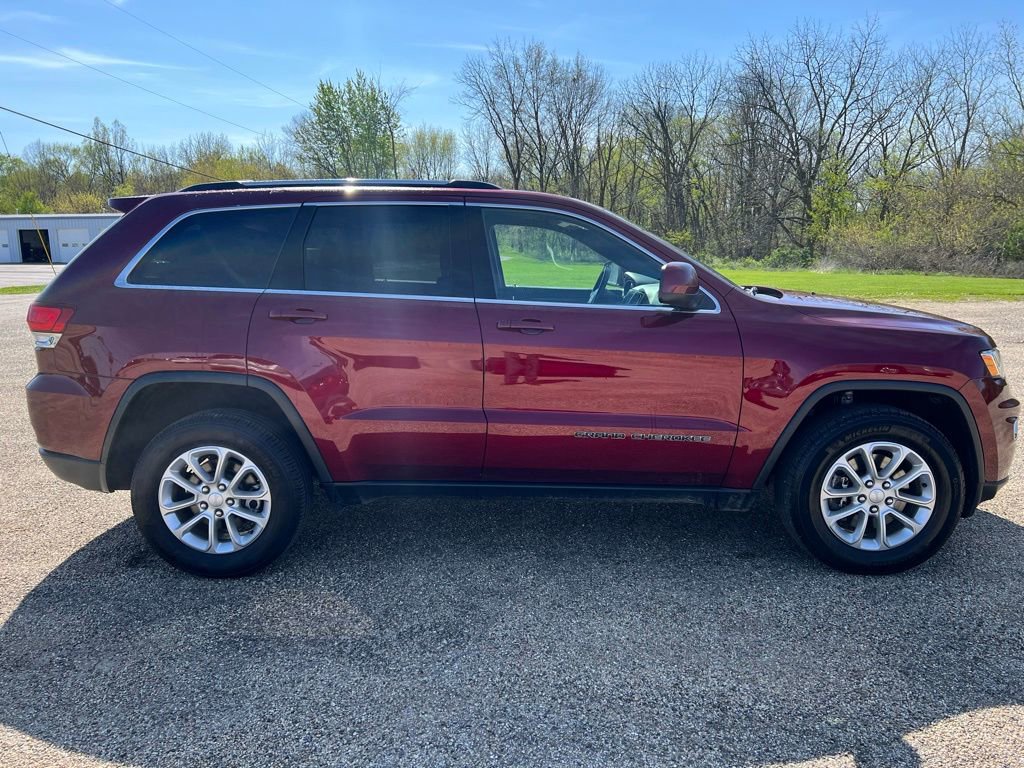 Used 2021 Jeep Grand Cherokee Laredo AWD/4WD image 4