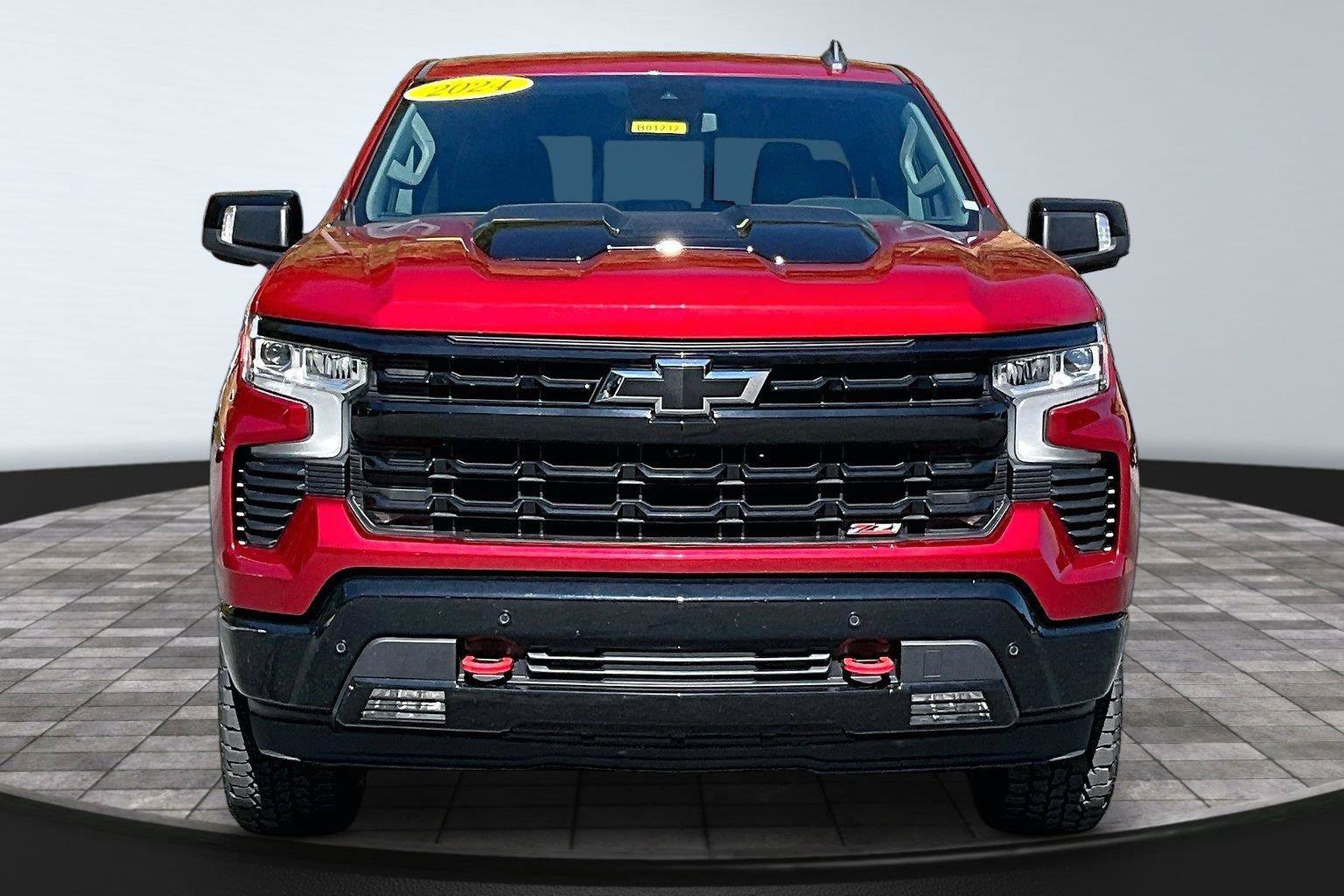 Used 2024 Chevrolet Silverado 1500 LT Trail Boss w/ Convenience Package II AWD/4WD image 2