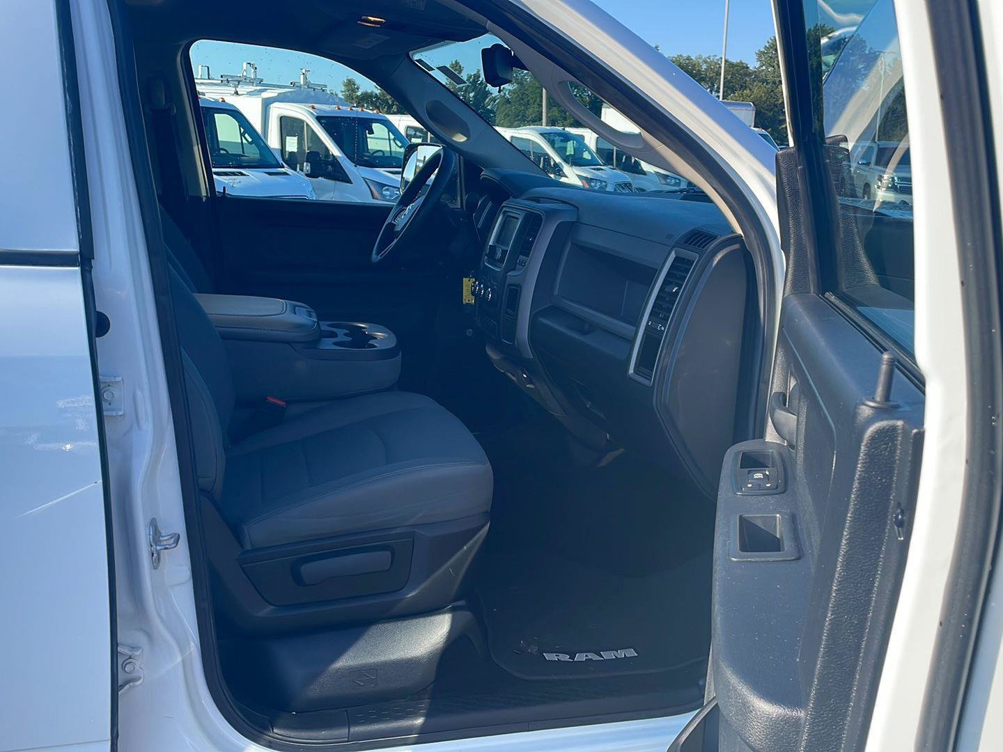 Used 2014 RAM 2500 Tradesman w/ Chrome Appearance Group AWD/4WD image 24