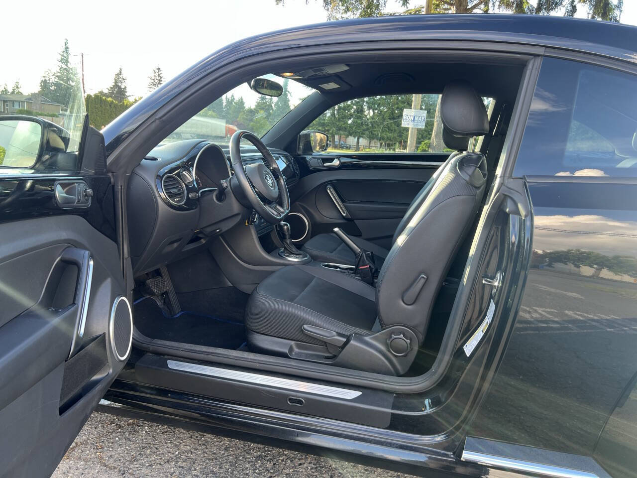 Used 2012 Volkswagen Beetle 2.5 FWD image 10