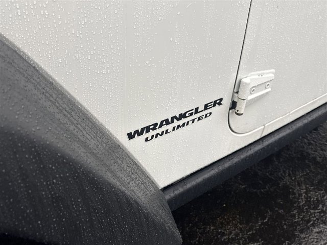 Used 2014 Jeep Wrangler Unlimited Rubicon w/ Dual Top Group image 28