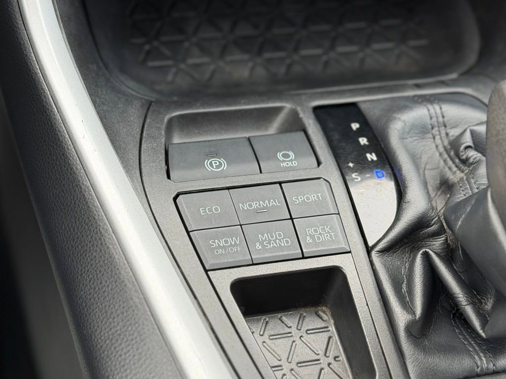 Used 2023 Toyota RAV4 XLE w/ Convenience Package image 17