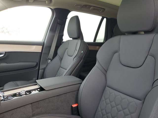 New 2026 Volvo XC90 B6 Plus w/ Protection Package Premier AWD/4WD image 5