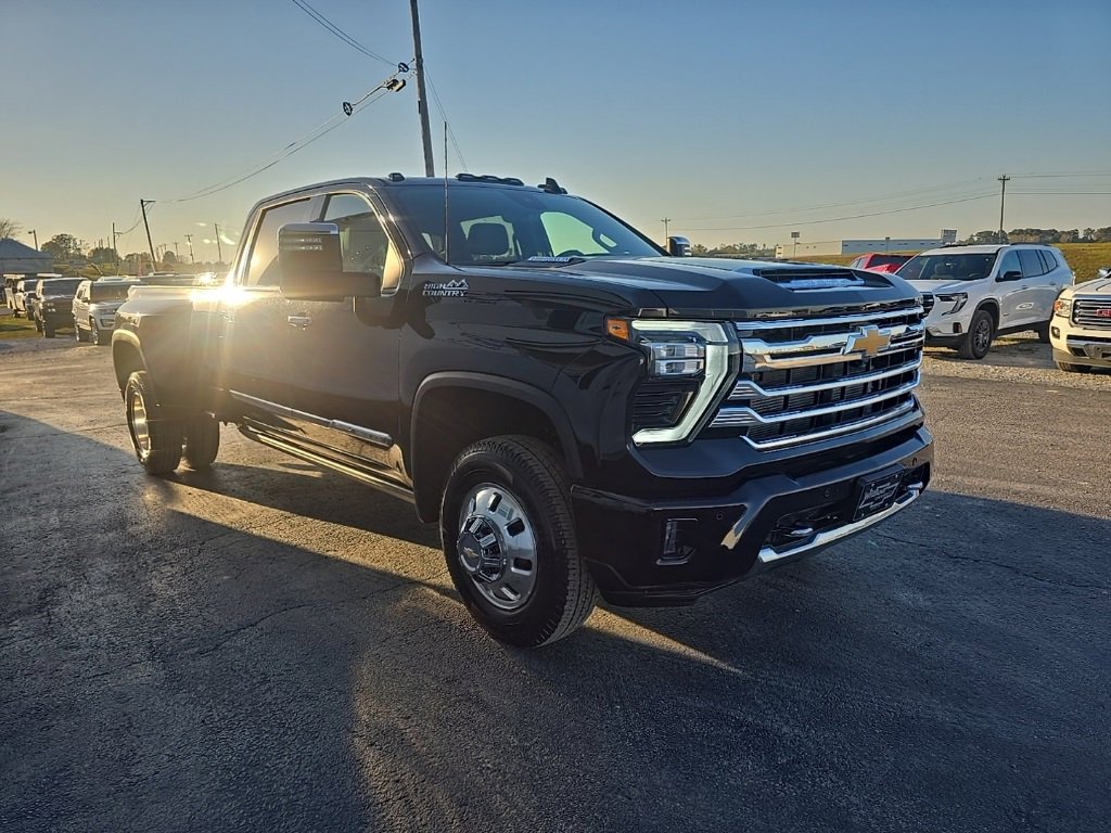 Used 2025 Chevrolet Silverado 3500 High Country w/ High Country Premium Package image 9