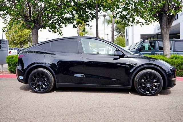 Used 2021 Tesla Model Y Long Range AWD/4WD image 7