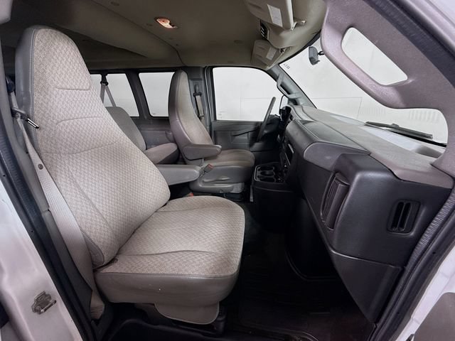 Used 2017 Chevrolet Express 2500 LT w/ LT Preferred Equipment Group RWD image 25