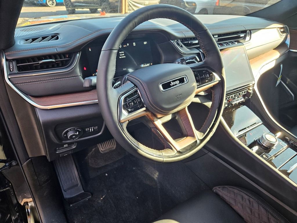 New 2025 Jeep Grand Cherokee Summit w/ Obsidian Package image 13