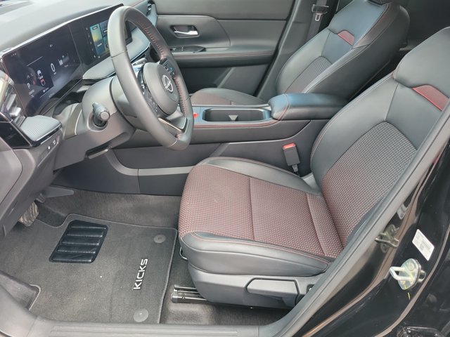 Used 2025 Nissan Kicks SR FWD image 5