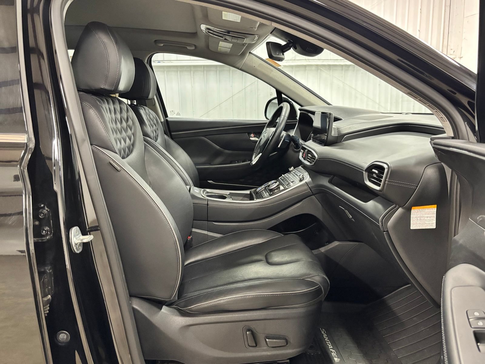 Used 2021 Hyundai Santa Fe Limited AWD/4WD image 22