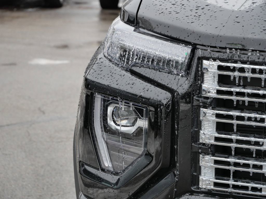 Used 2024 GMC Canyon Denali AWD/4WD image 3