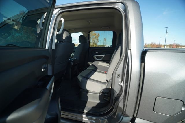 Used 2024 Nissan Titan SV w/ SV Convenience Package image 15