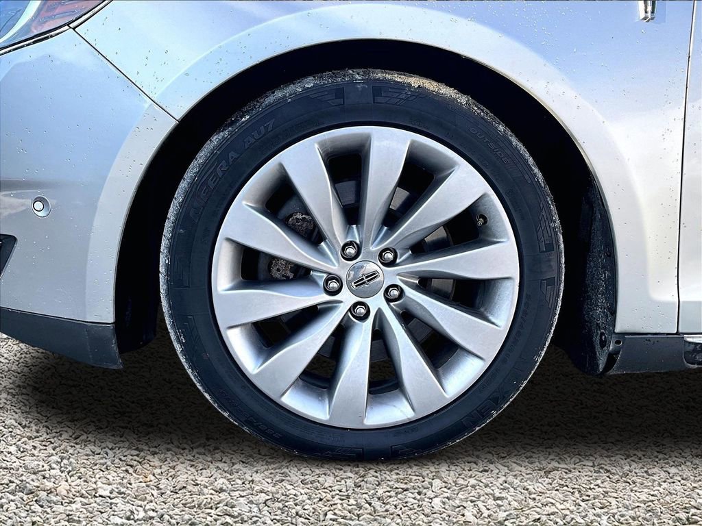 Used 2013 Lincoln MKS AWD image 9
