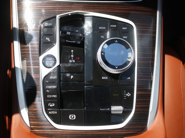 New 2026 BMW X7 M60i image 21
