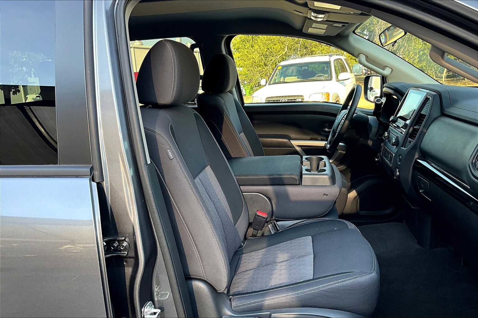 Used 2024 Nissan Titan SV w/ Accessory Utility Package image 15