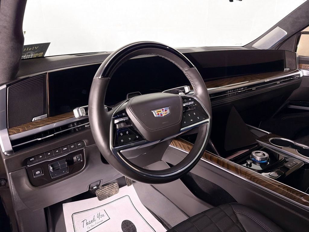 Used 2025 Cadillac Escalade Sport Platinum image 9