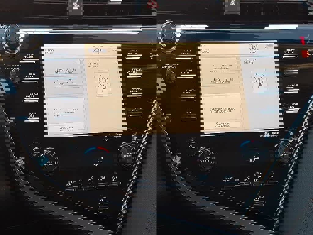 Used 2020 Toyota Camry XLE image 9