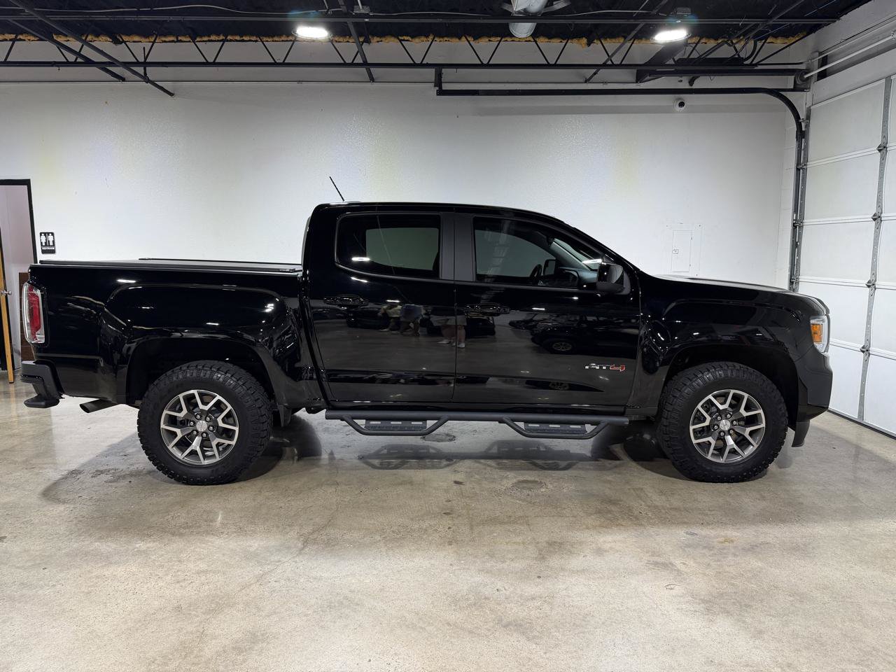 Used 2022 GMC Canyon AT4 w/ Trailering Package AWD/4WD image 5