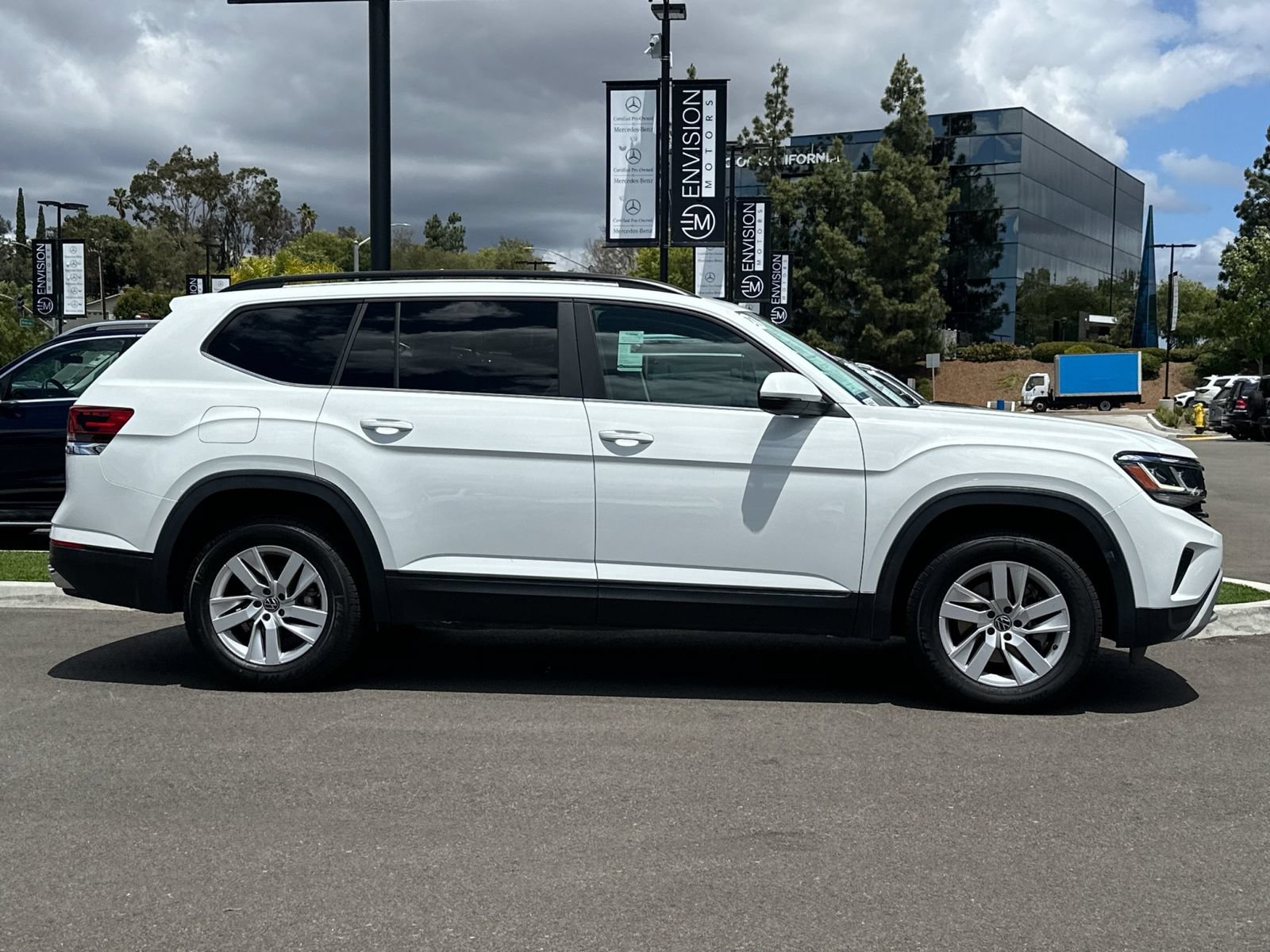 Used 2021 Volkswagen Atlas S FWD image 2