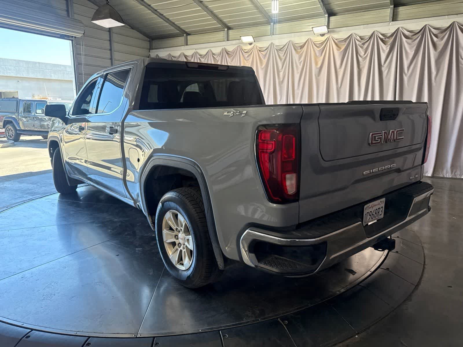 Used 2024 GMC Sierra 1500 SLE AWD/4WD image 7