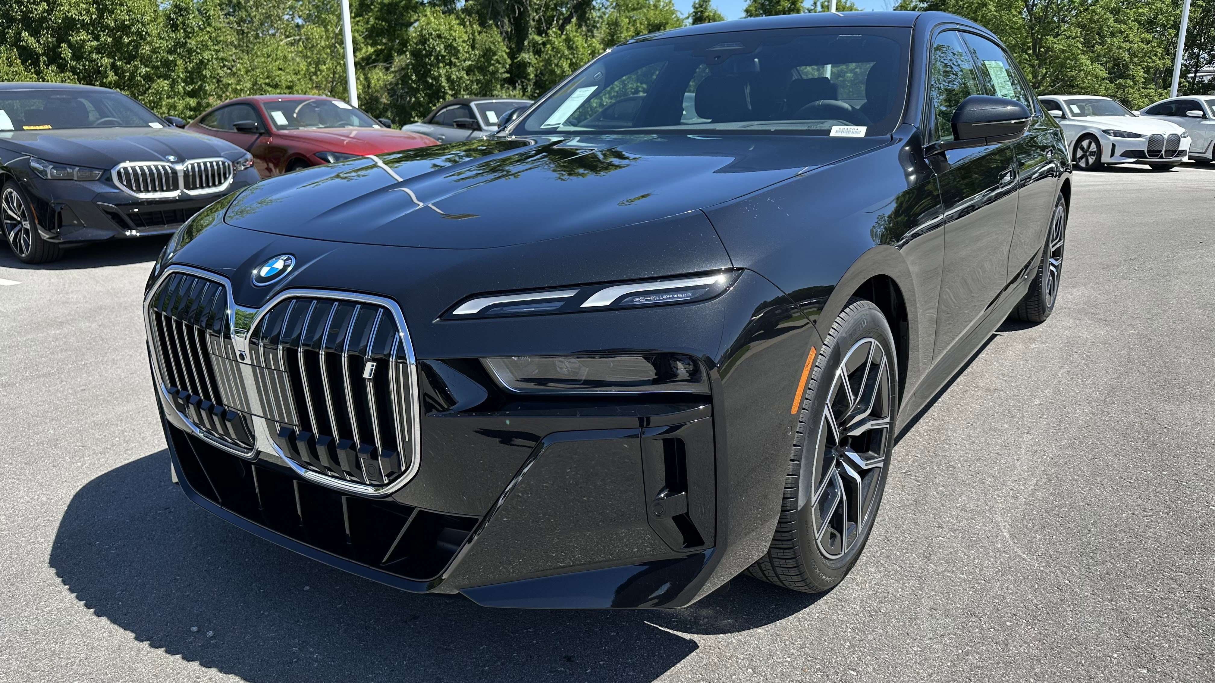 Used 2025 BMW i7 eDrive50 w/ M Sport Package image 5