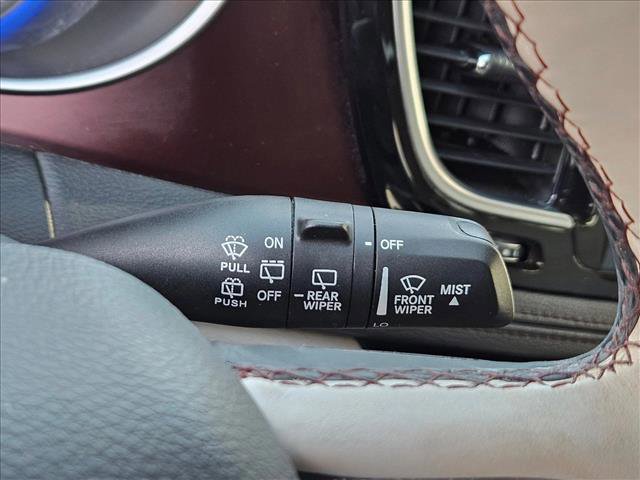 Used 2017 Chrysler Pacifica Limited image 17