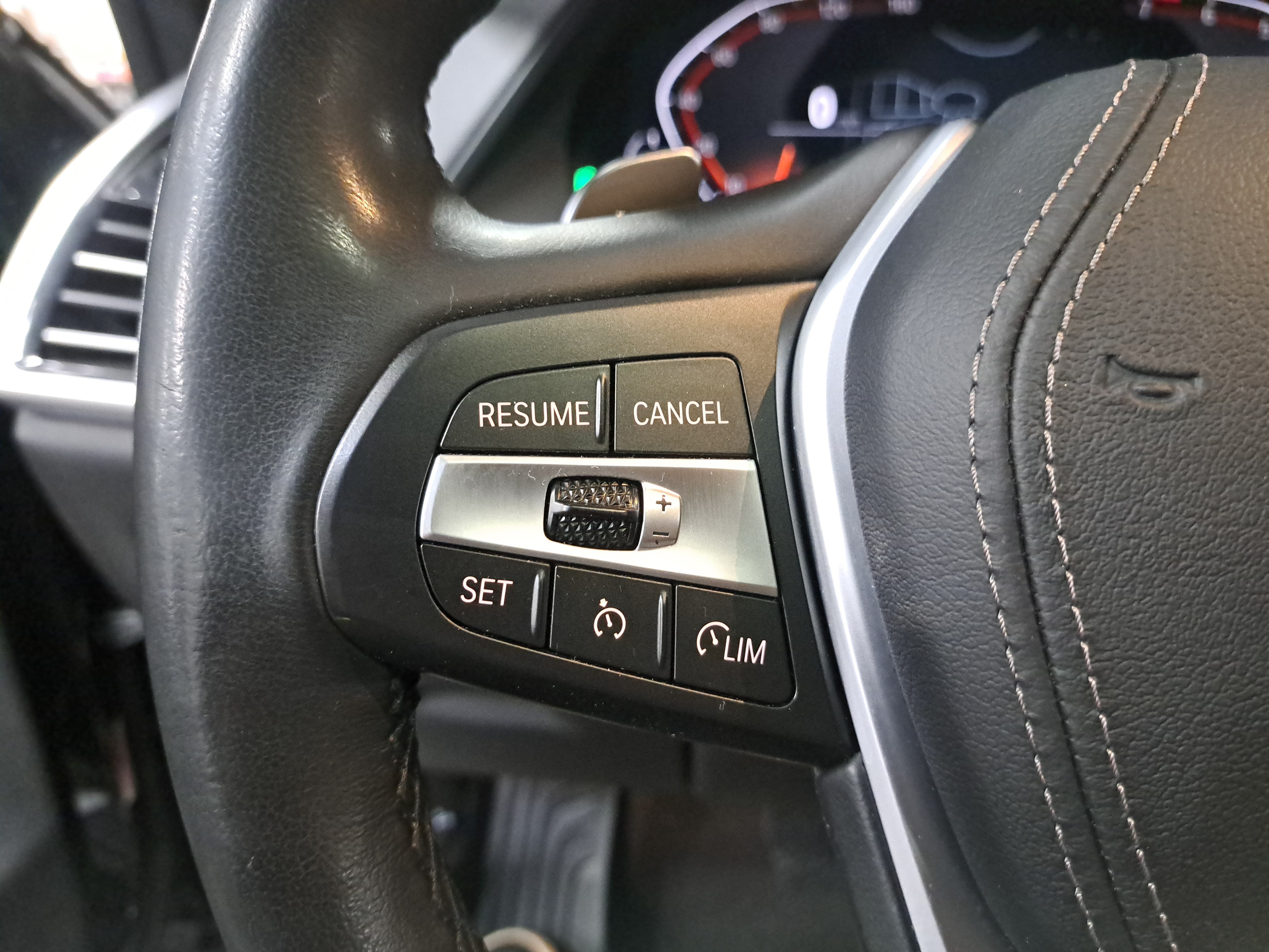 Used 2019 BMW X5 xDrive40i w/ Premium Package 2 AWD/4WD image 17