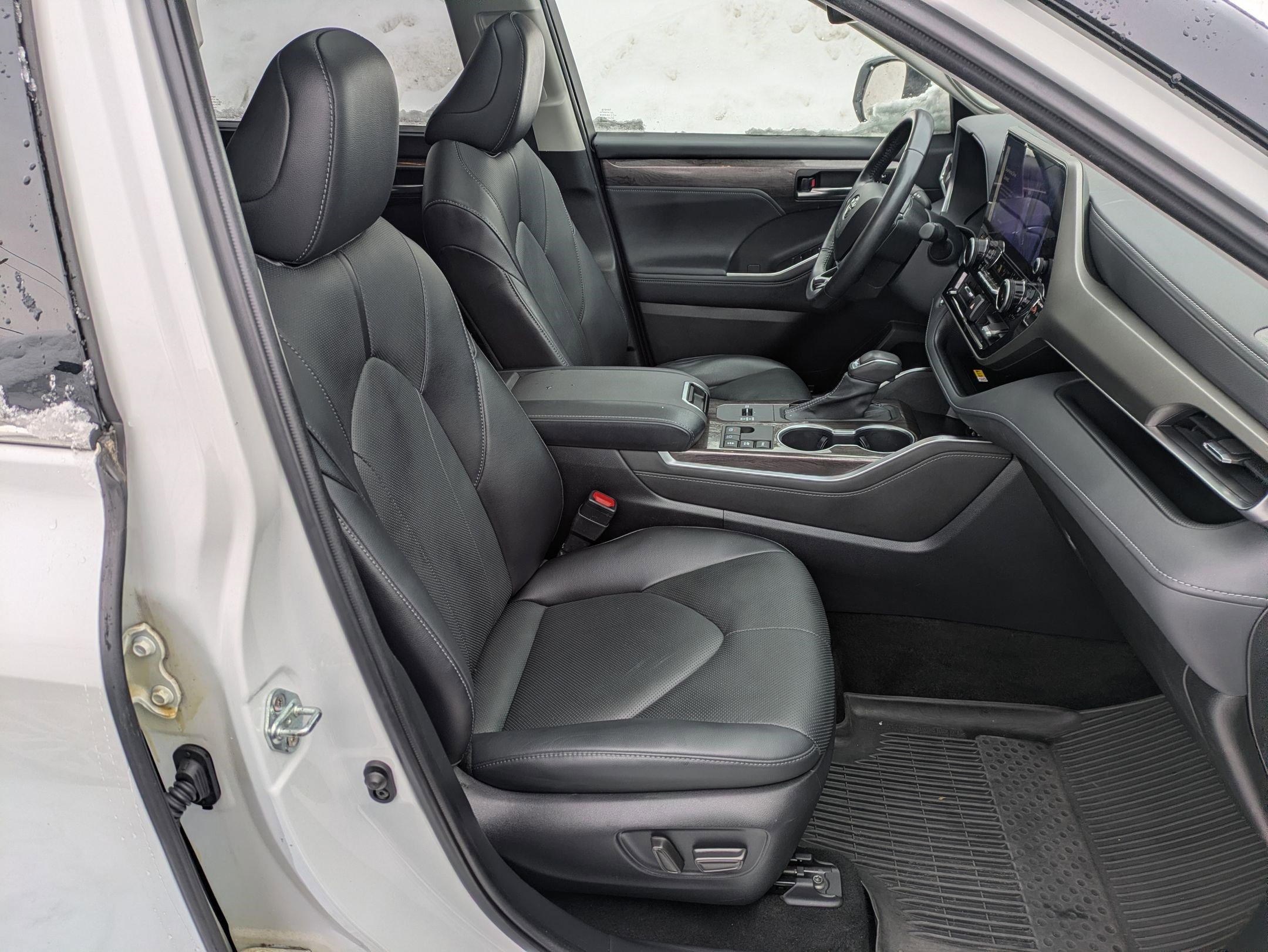 Used 2023 Toyota Highlander Limited image 24