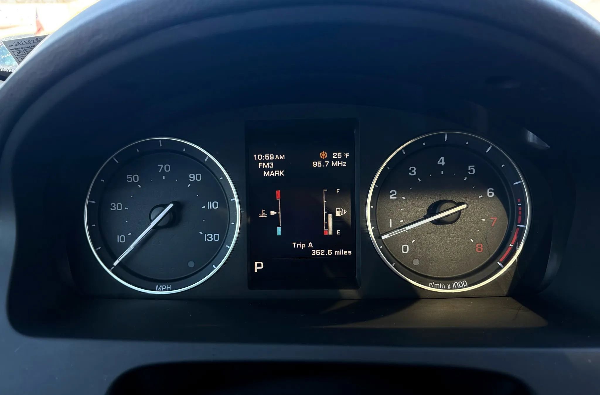 Used 2015 Land Rover LR2 image 37