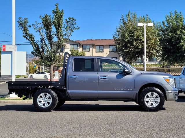 Used 2018 Nissan Titan SV w/ SV Convenience Package AWD/4WD image 5