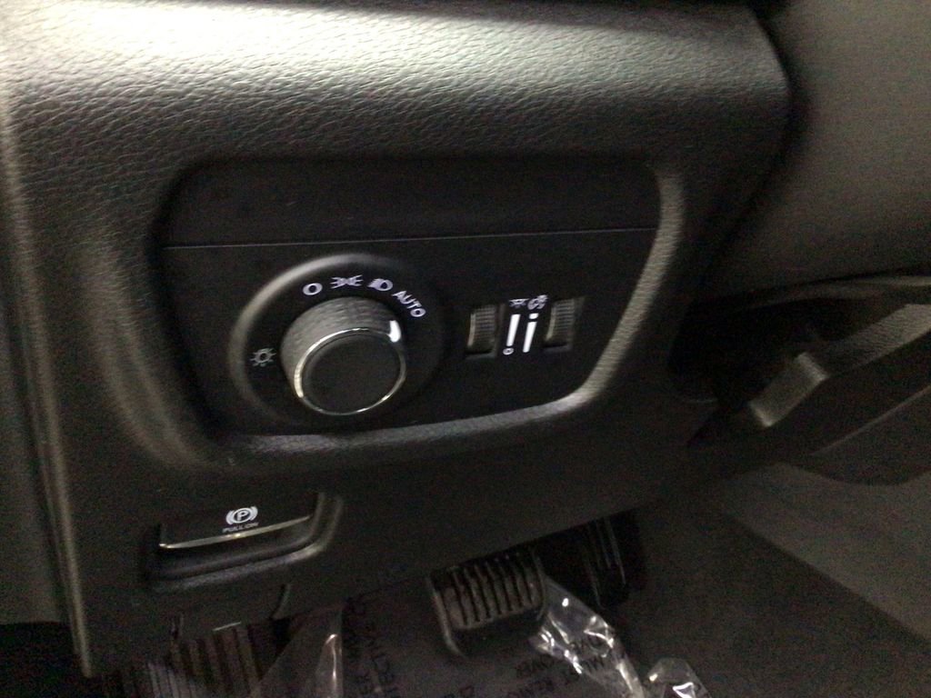 Used 2024 Jeep Grand Cherokee Altitude image 18