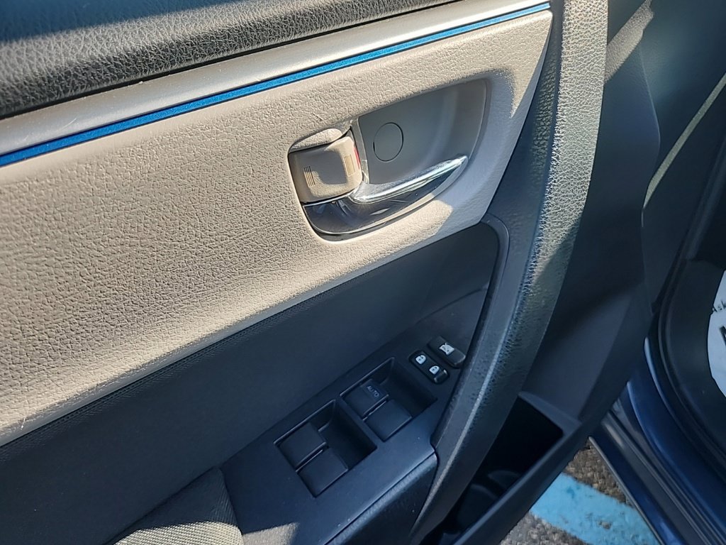 Used 2016 Toyota Corolla LE FWD image 12