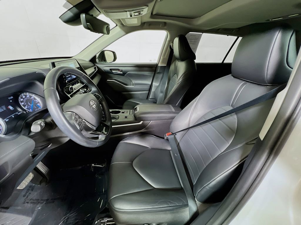 Certified 2020 Toyota Highlander XLE AWD/4WD image 19