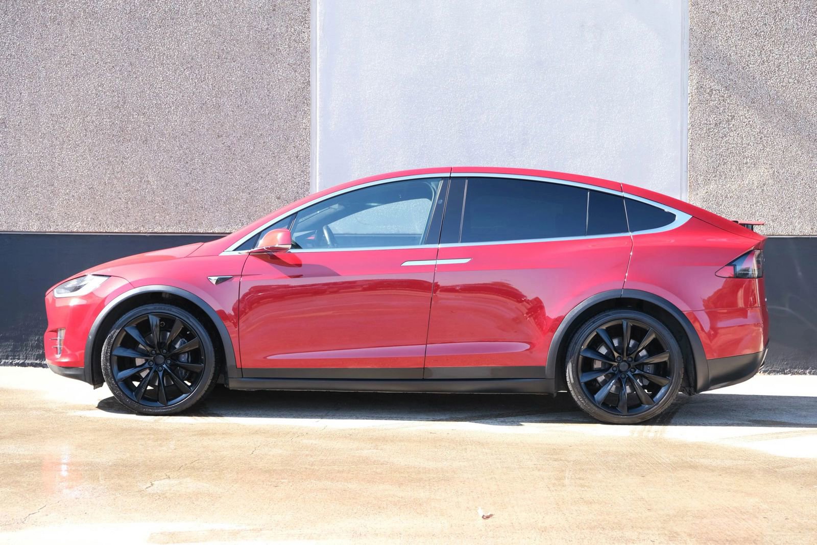 Used 2018 Tesla Model X 75D image 6