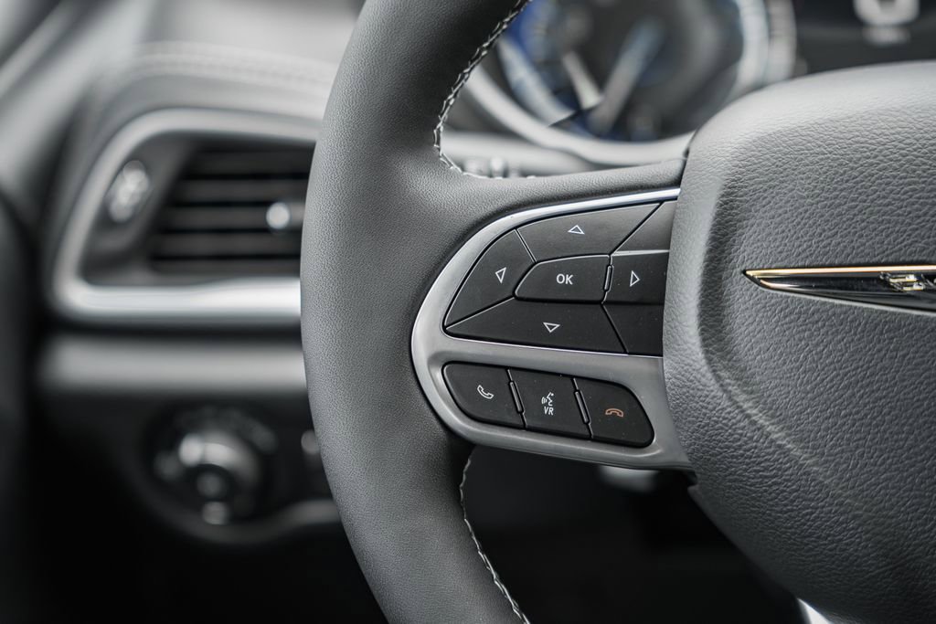 New 2025 Chrysler Pacifica Select image 24