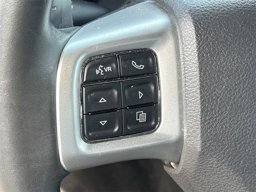 Used 2013 Dodge Challenger R/T image 25