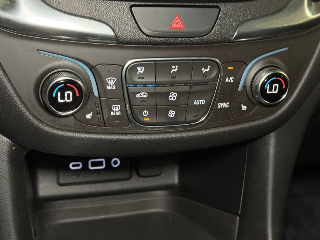 Used 2019 Chevrolet Equinox LT FWD image 31