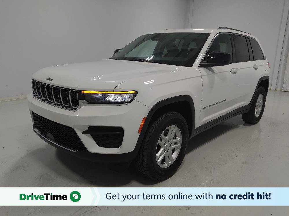 Used 2023 Jeep Grand Cherokee Laredo w/ Luxury Tech Group I