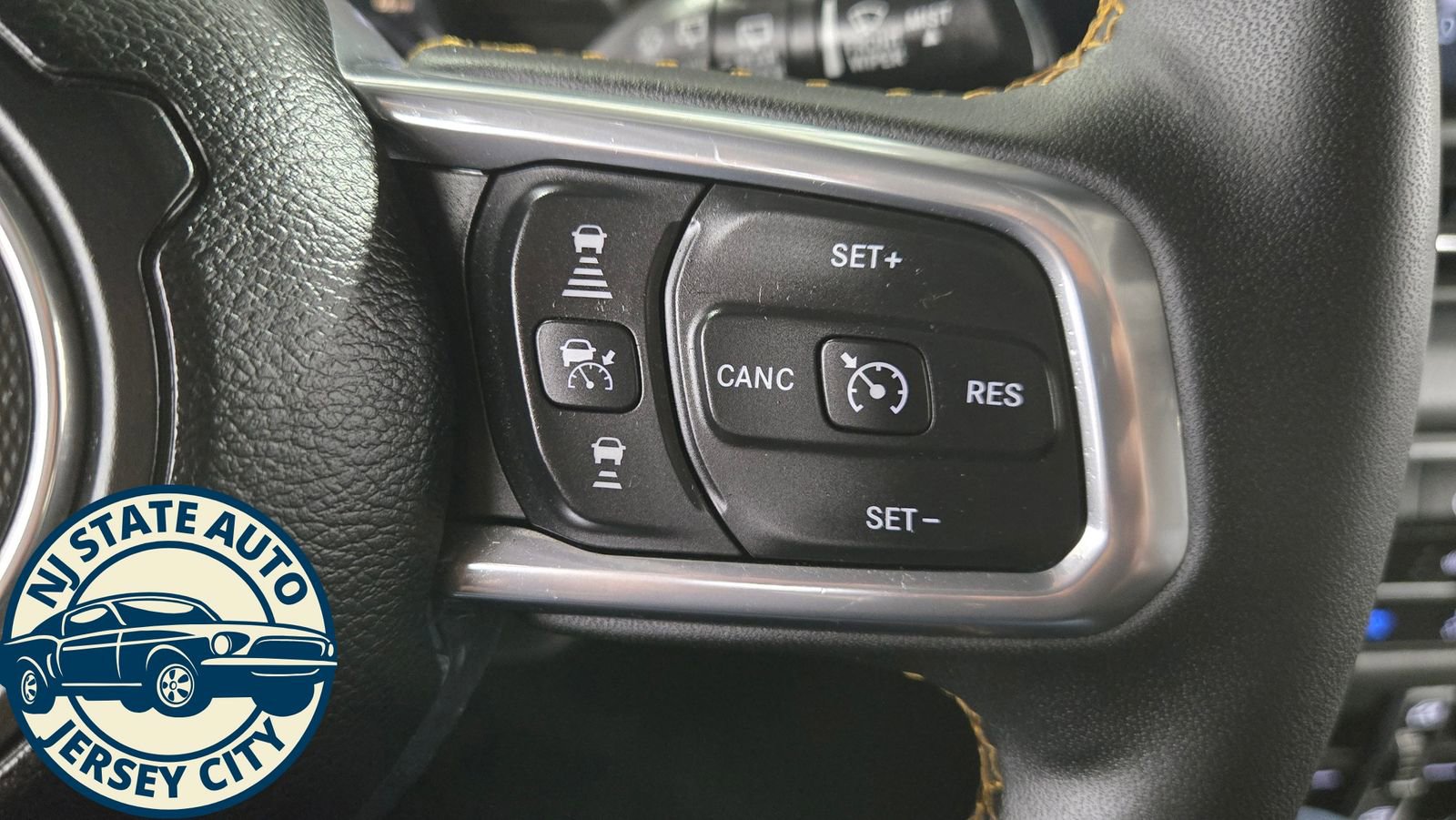 Used 2024 Jeep Wrangler Unlimited Sahara w/ Technology Group image 14